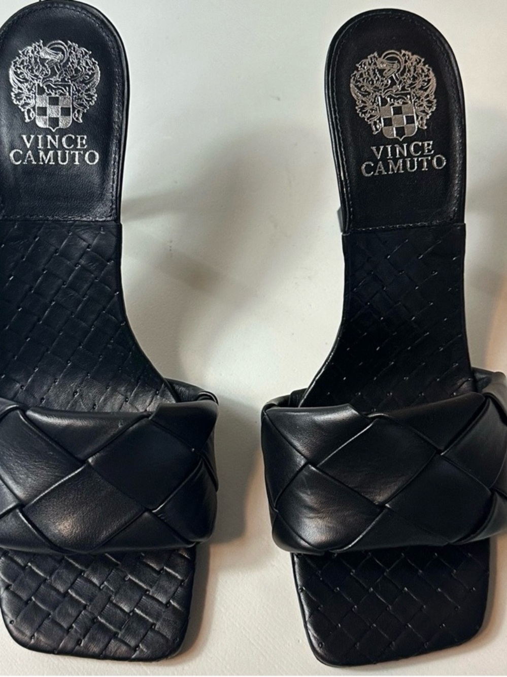 Vince Camuto Women's Brelanie Black Leather Woven Strap Heels Sandal Size 9 - Picture 2 of 7